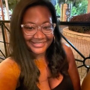 Meet your Posher, Tiara